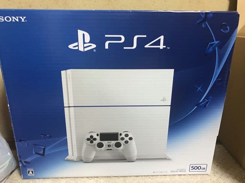PS4本体　グラセフ.メタルギアソフト付き